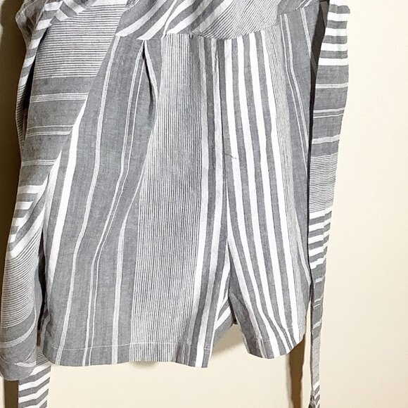 STRIPES GRAY AND WHITE 𝅺WRAP SUMMER ROMPER - Picture 6 of 6